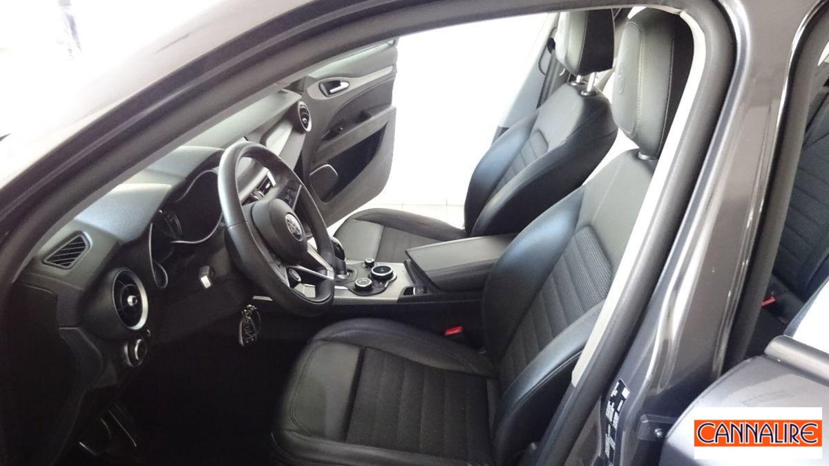 Alfa Romeo Stelvio Stelvio 2.2 Turbodiesel 210 CV AT8 Q4 Veloce Tì (16)